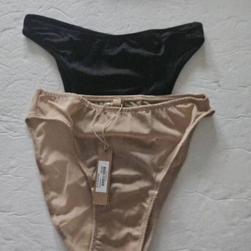 2‎ PAIR SKIMS HI CUT PANTY NWT